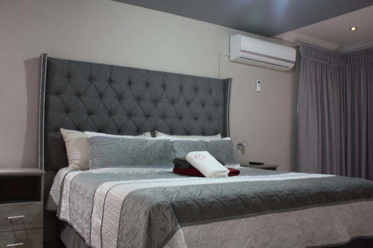 בלומפונטייין On Hill Lodge מראה חיצוני תמונה